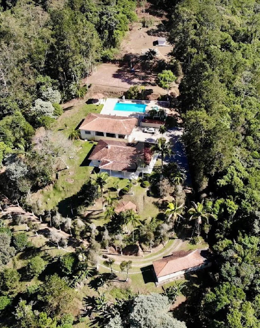 Sítio Completo em Local Reservado e Vista Panorâmica - Foto 2