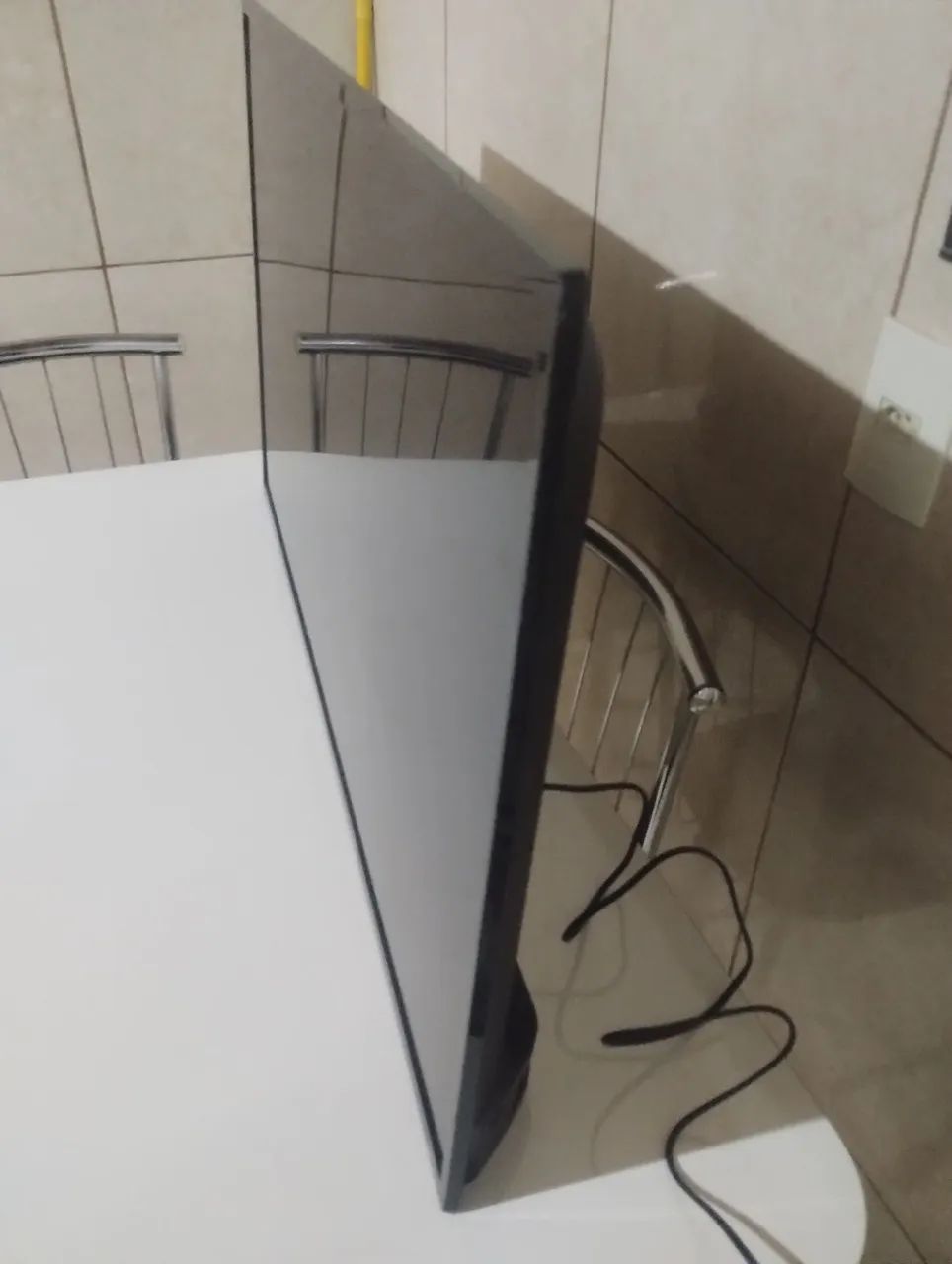 Tv RoKU AOC 43 polegadas tela quebrada (Mooca) - Foto 2