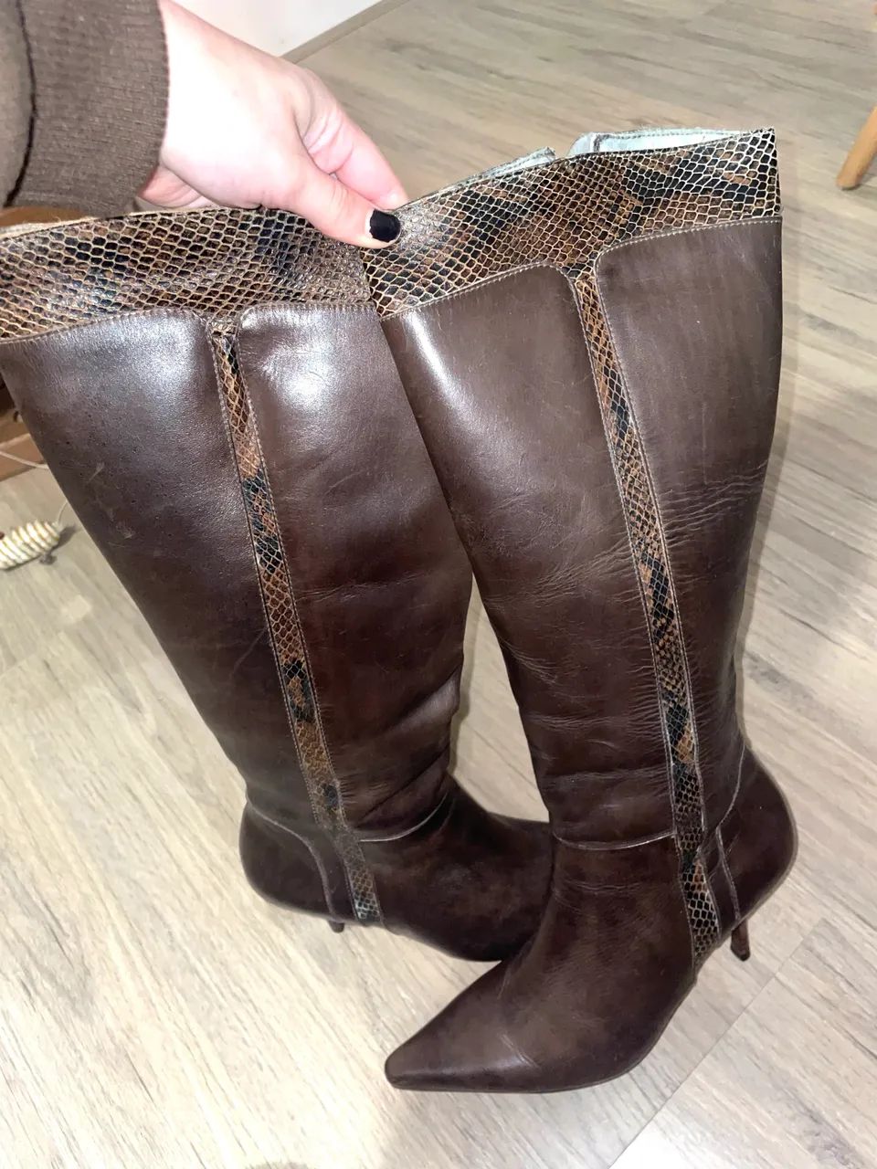 bota de couro legítimo marrom  - Foto 2