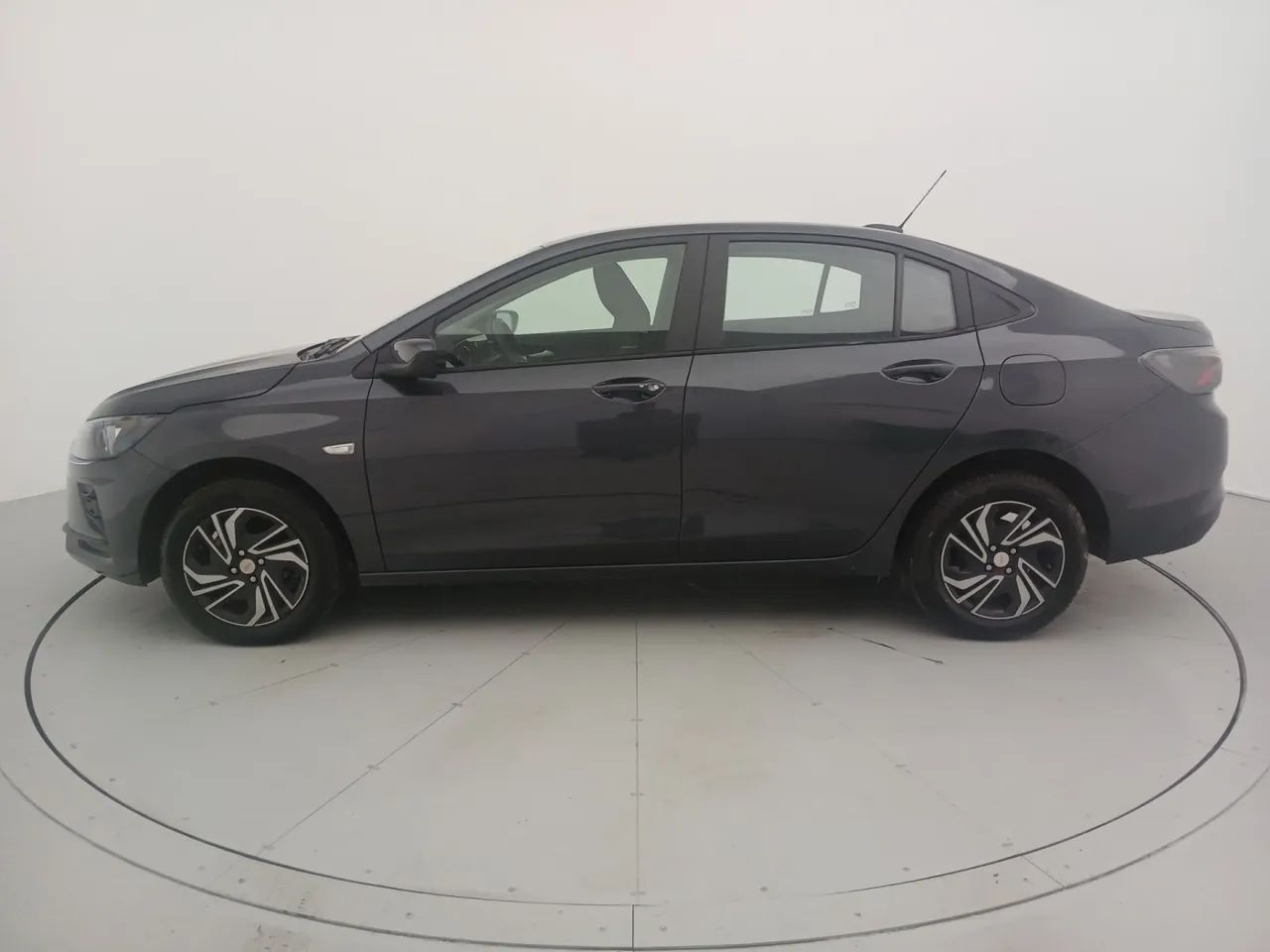Chevrolet Onix Activ 1.4 8V Flex Aut. 4P, foto 2 de 18