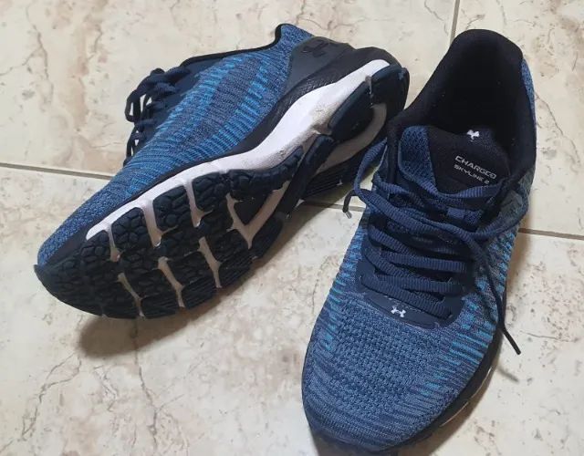 2 PARES DE TENIS N39 NOVOS - Foto 5