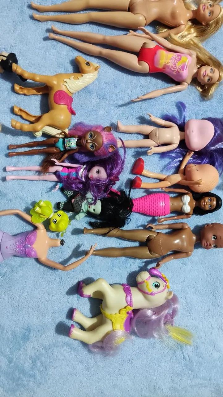 Lote de bonecas diversas e sucatas  - Foto 3