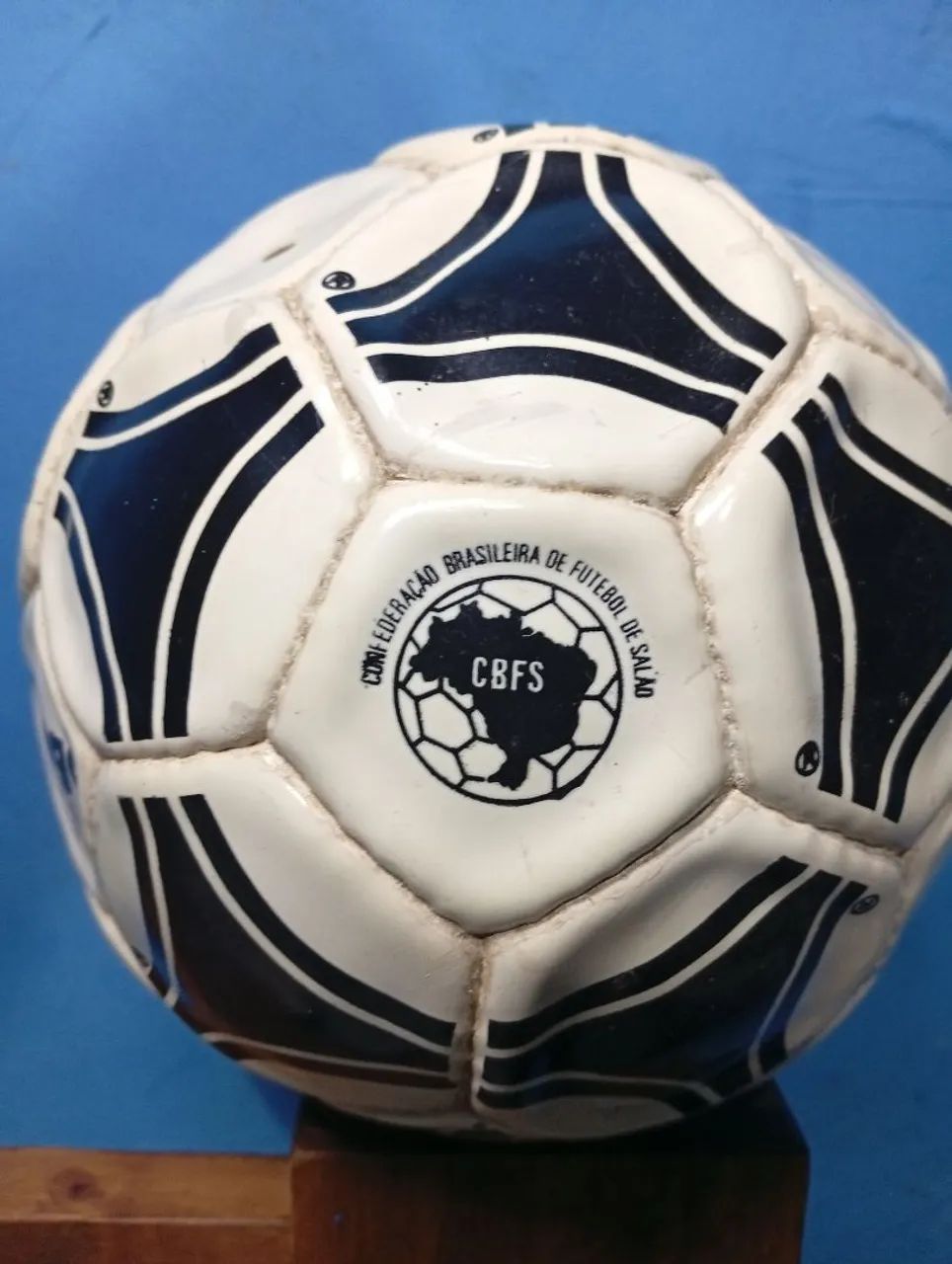 Bola Antiga da Adidas  - Foto 4
