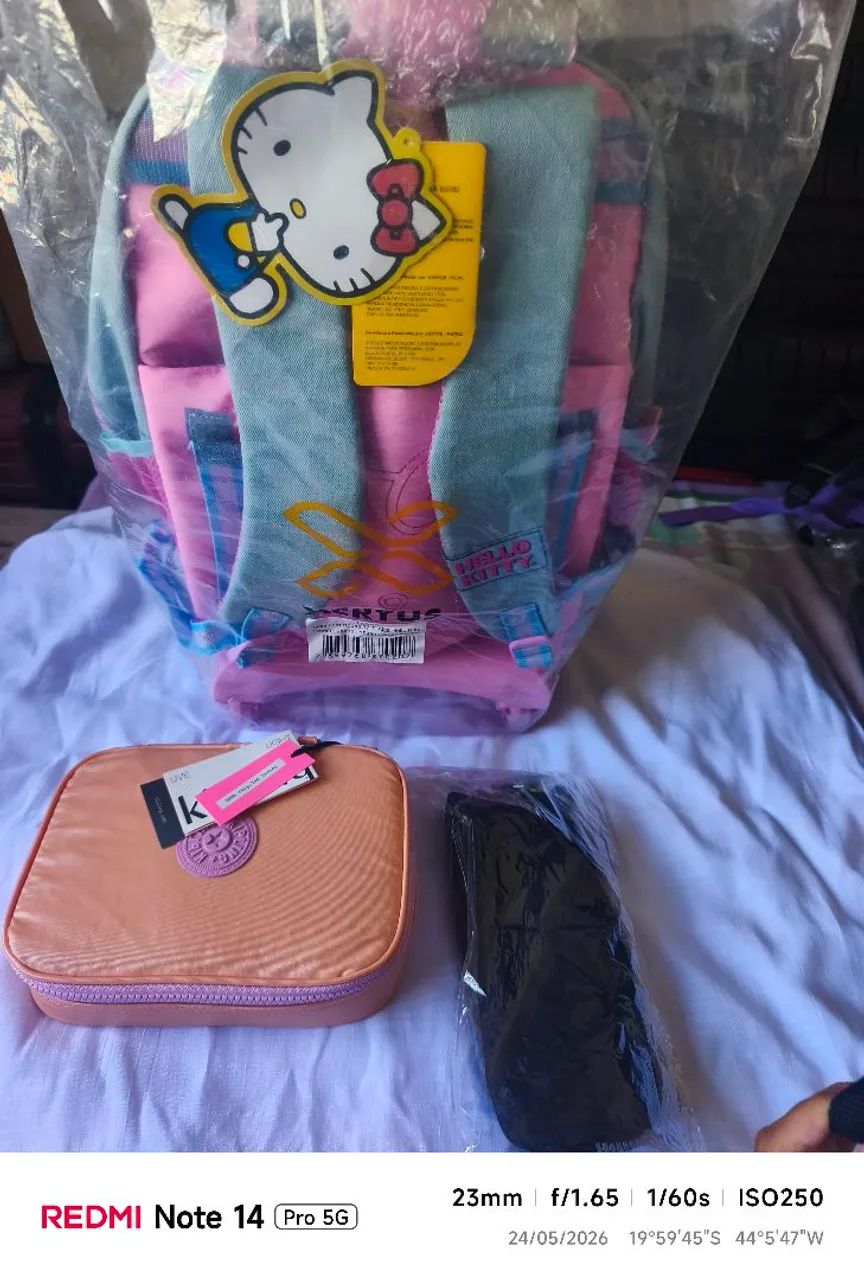 Mochila de rodinha hello Kitty feminina.  - Foto 3