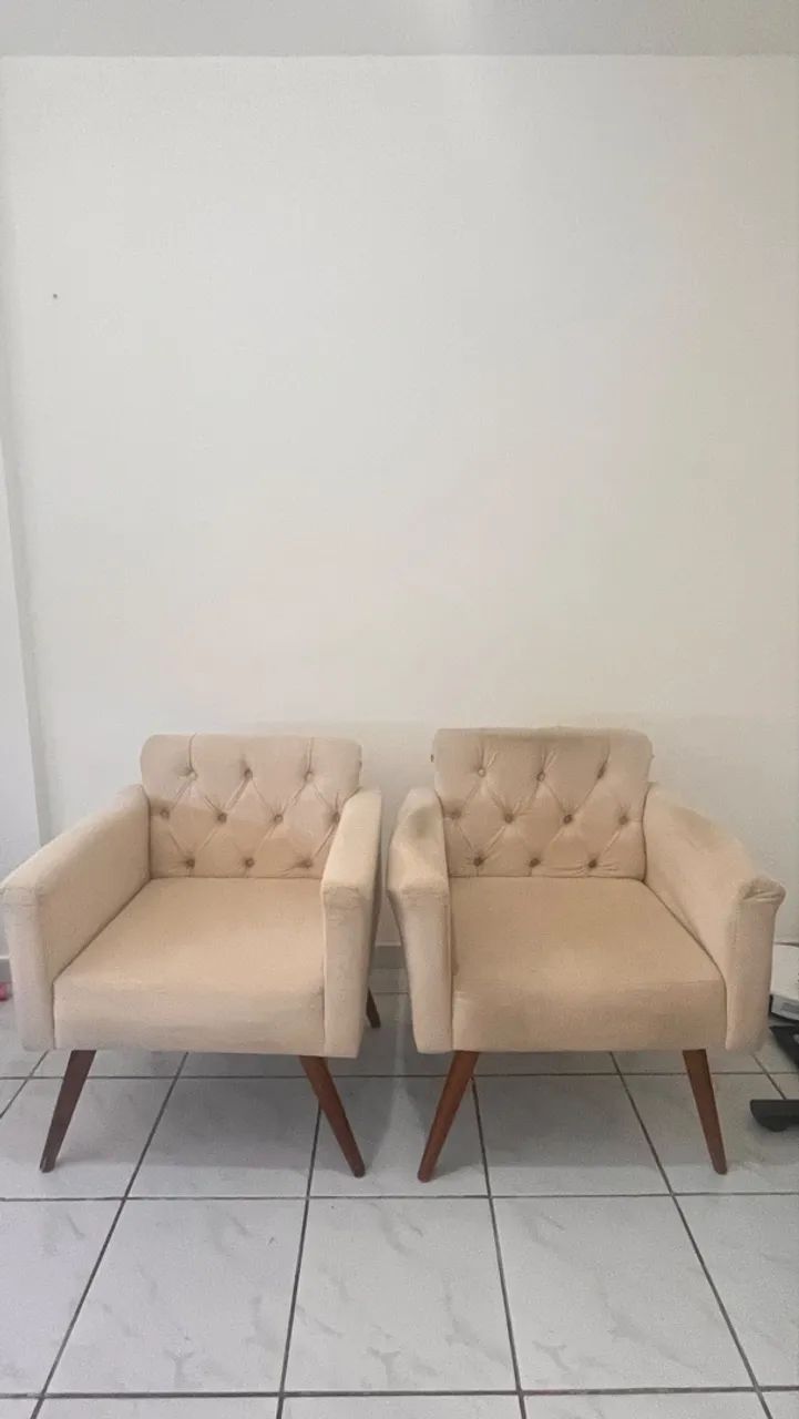 Duas poltronas 