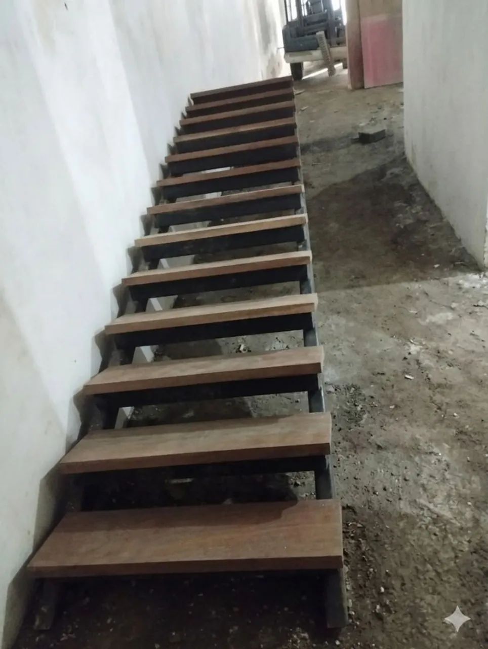 Escada474617937229271041