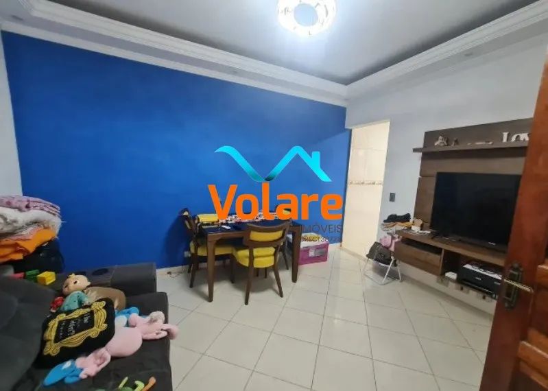 Casa à venda em Osasco-SP, bairro Santo Antônio: 2 quartos, 1 sala, 2 banheiros, 2 vagas d