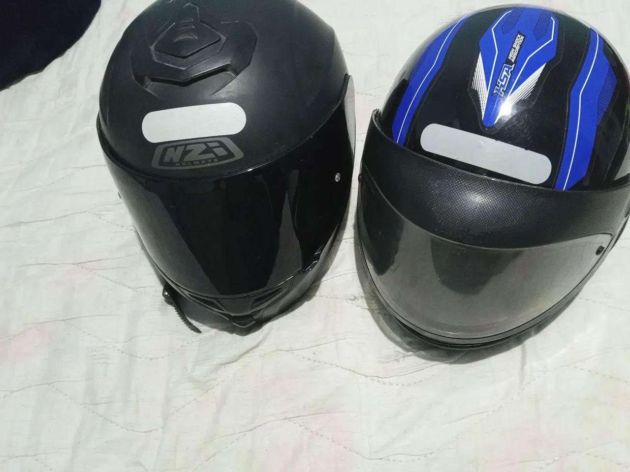 02 capacetes 