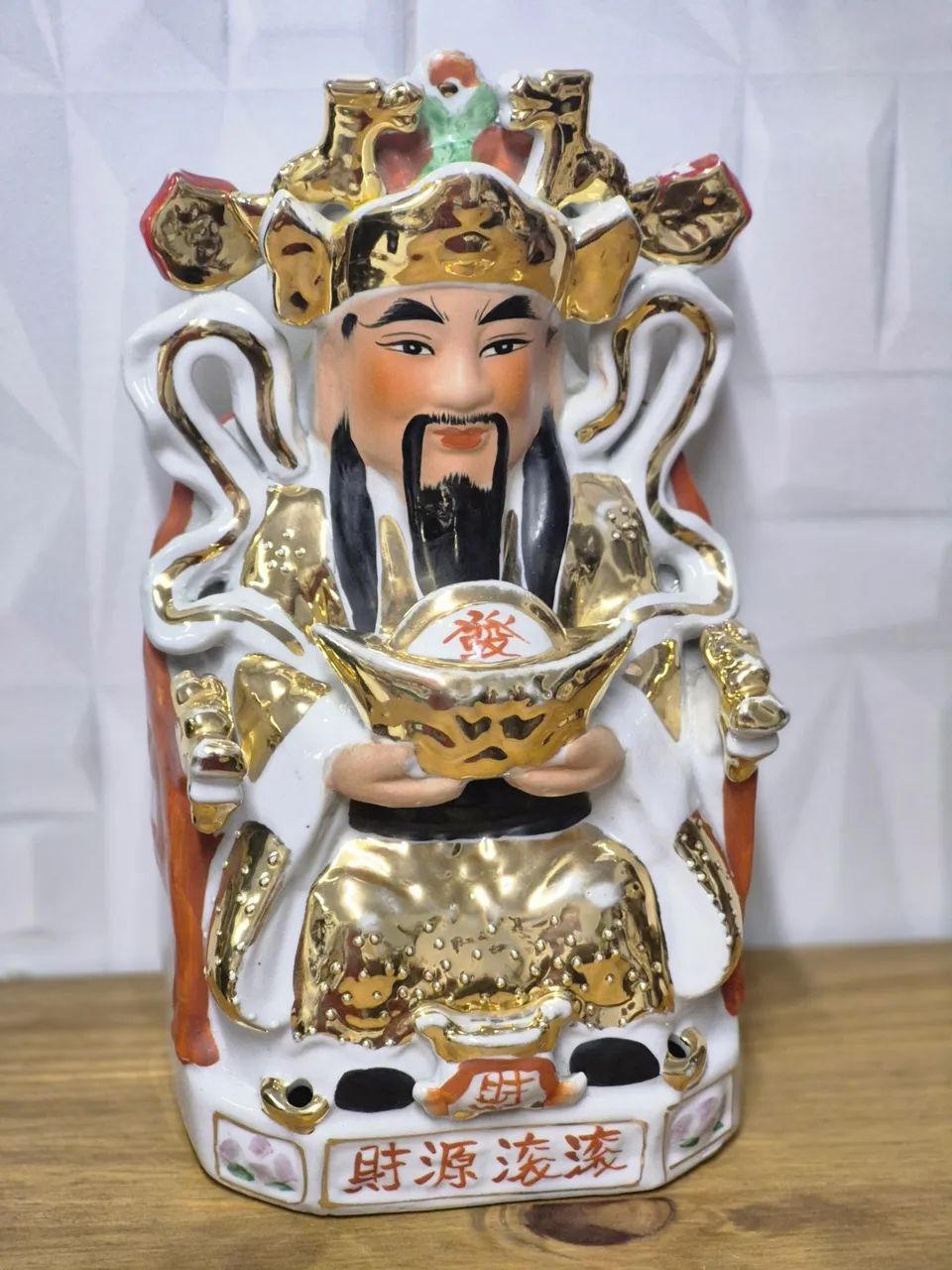 Linda peça  antiga em porcelana importada  chinesa 