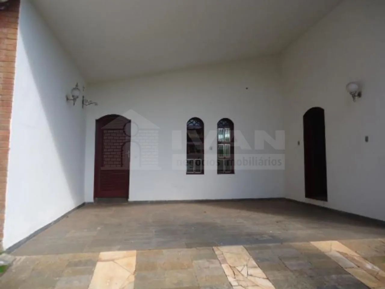Casa comercial para locação no bairro Cazeca - Foto 3