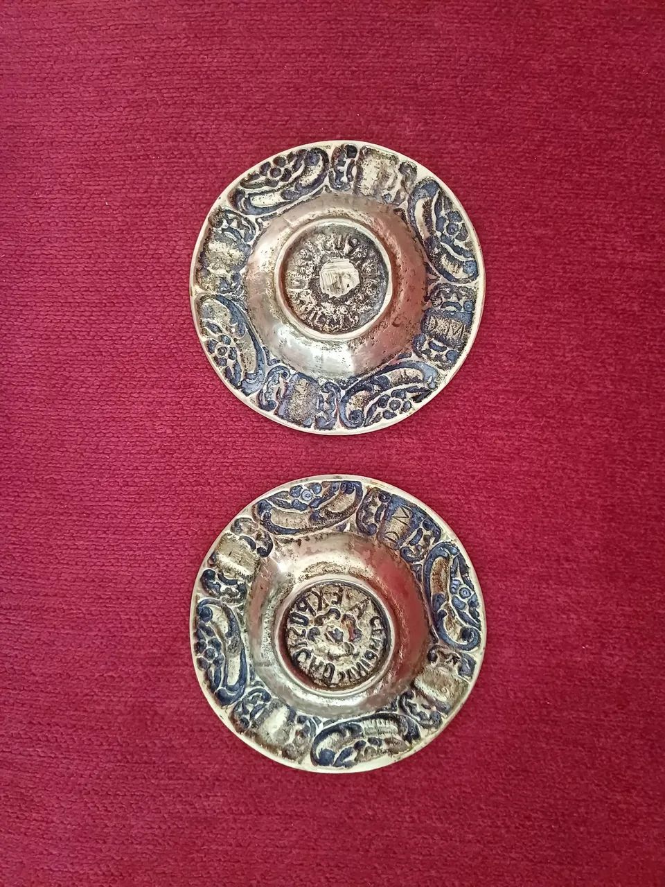 Cinzeiro antigo em bronze Maciço  - Foto 2
