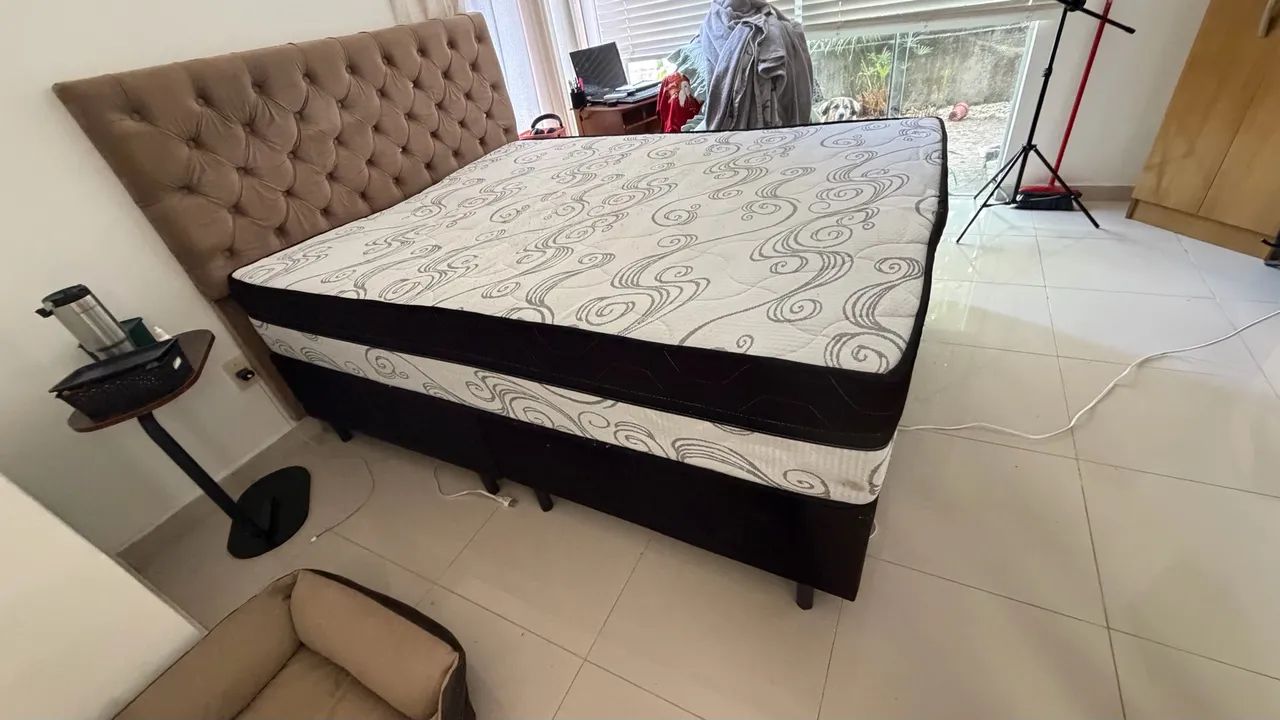 Cama Box Casal com Colchão e Cabeceira Estofada