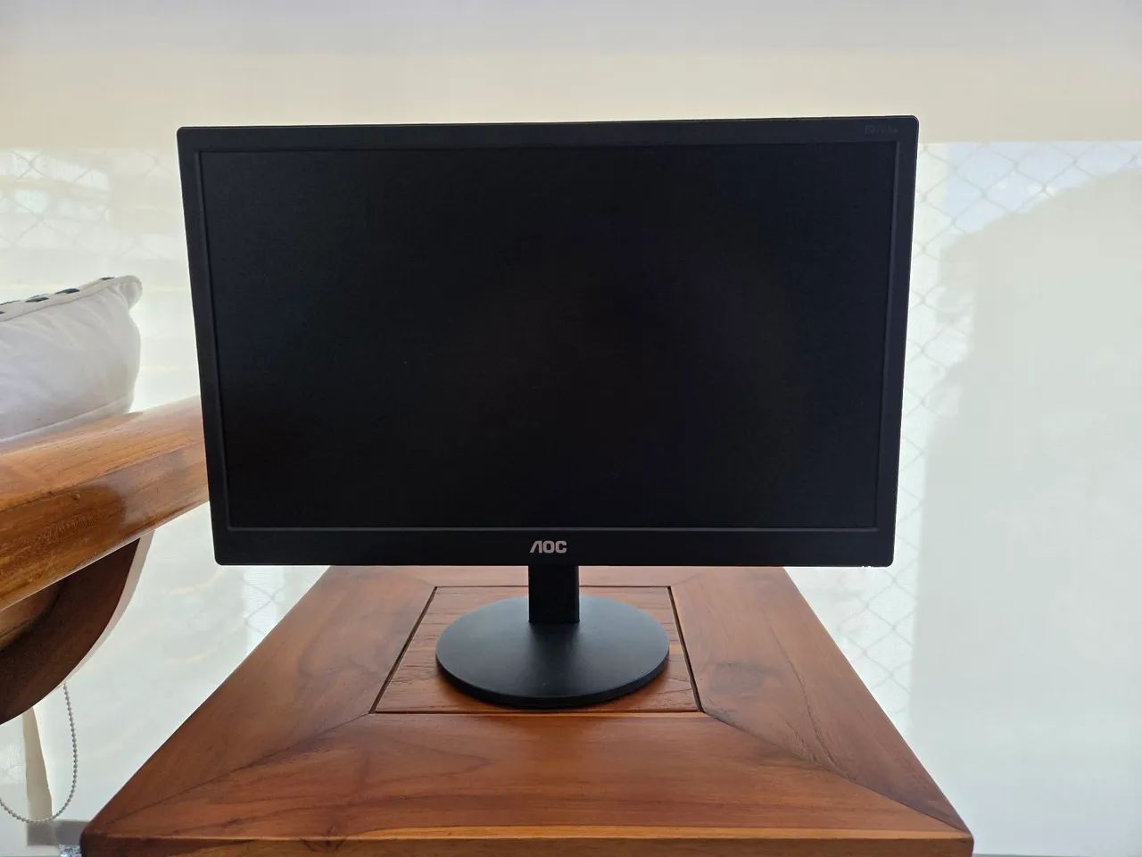 Monitor AOC
