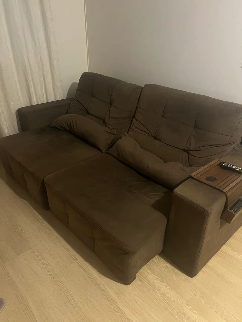 Sofá retrátil e reclinável