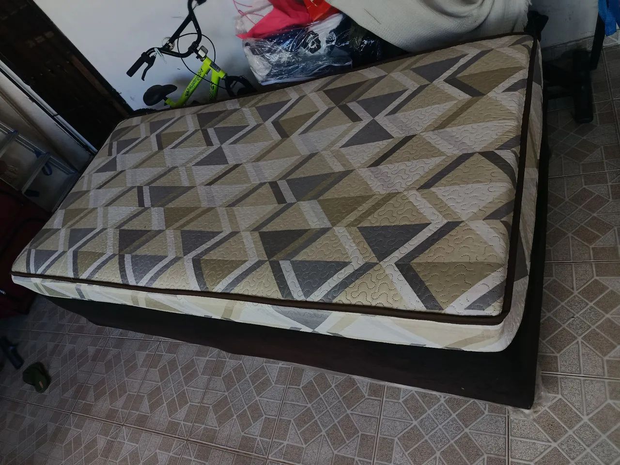 Vendo Cama solteirão 