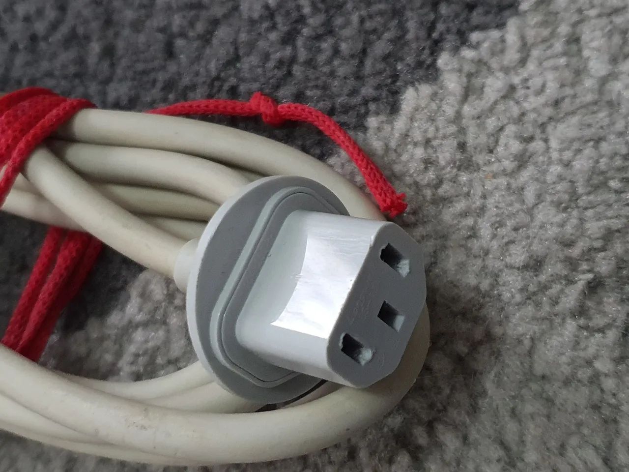 Cabo energia iMac A1311 usado, plug só c/2 pinos - Foto 3
