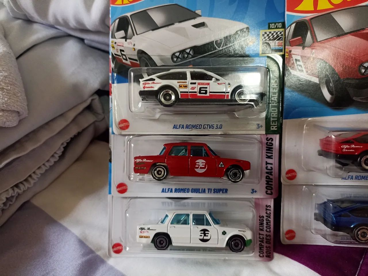 Hot Wheels Alfa Romeo kit com 5 minis - Foto 2