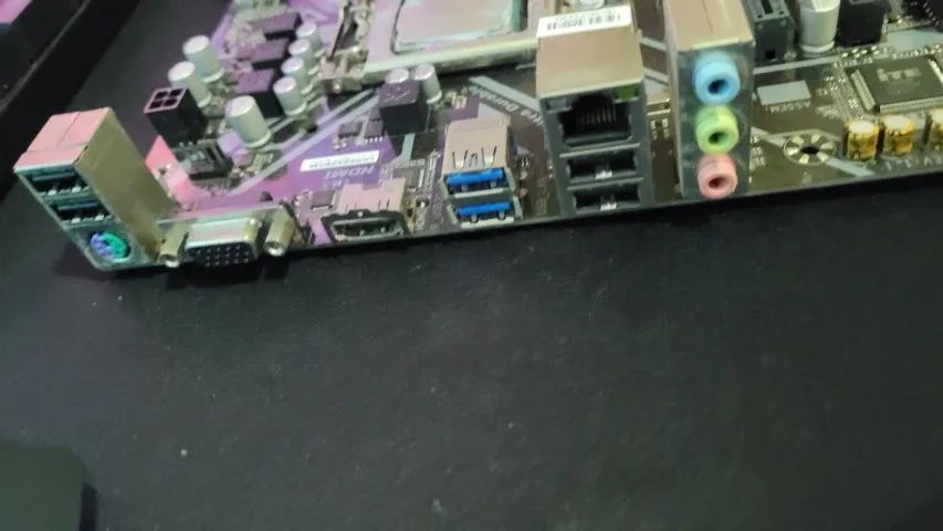 Placa-mãe GIGABYTE H310M M.2 +i5 CORE 8400 - Foto 3