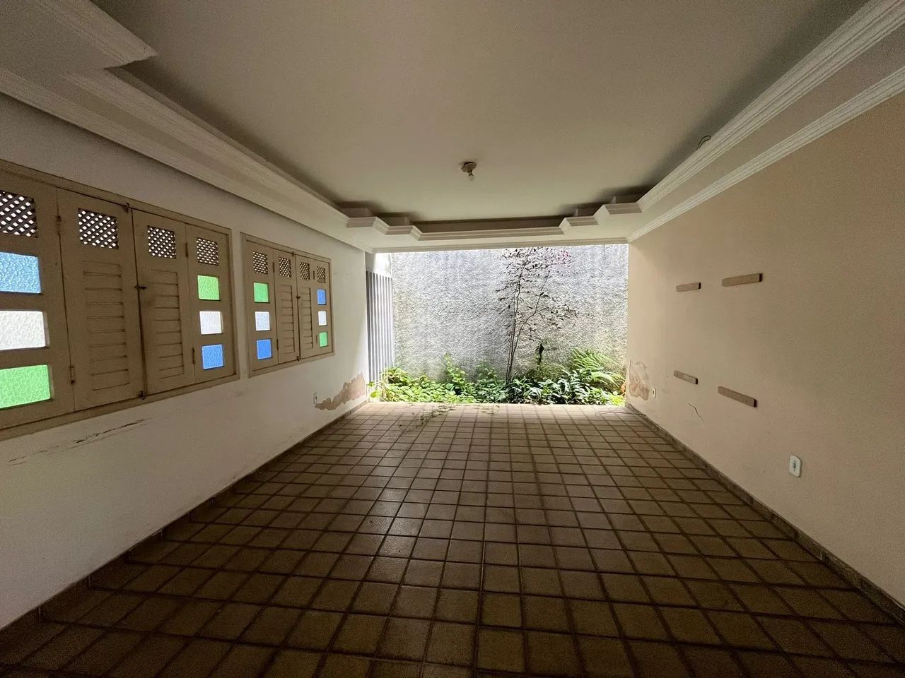 CASA ESPAÇOSA COM EDÍCULA - TERRENO DE 625² CLIMA BOM - Foto 4