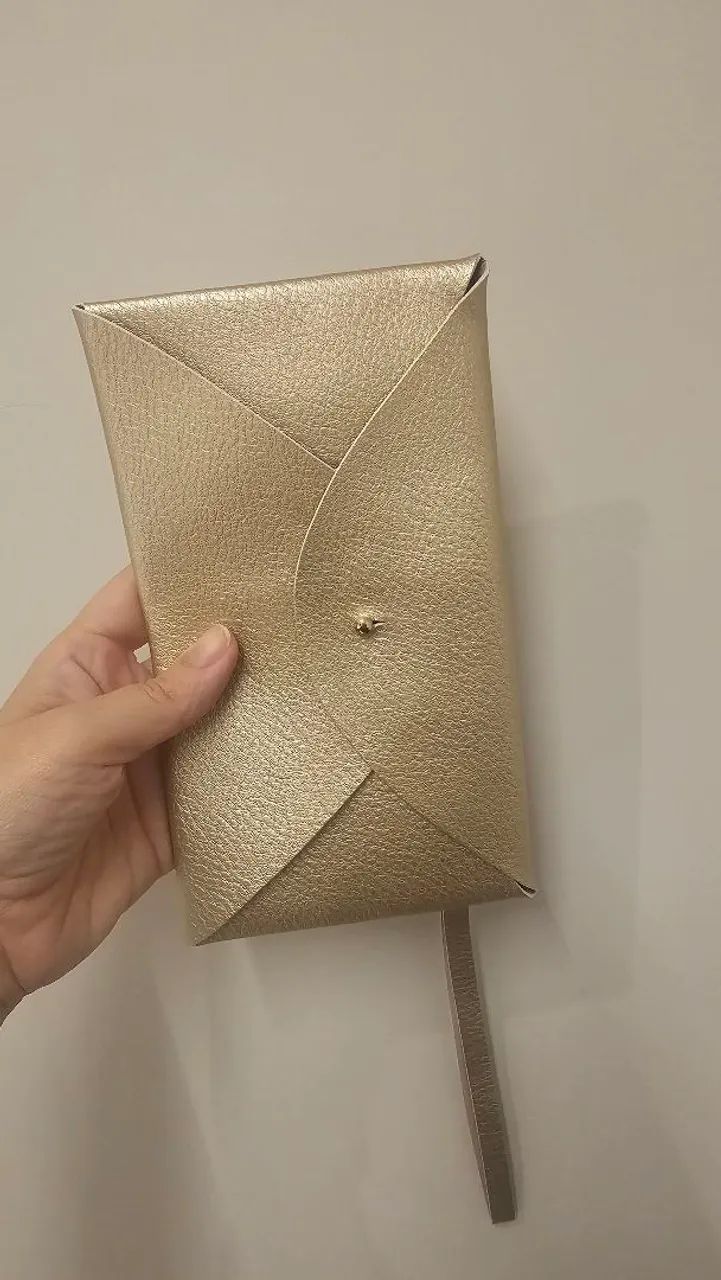 bolsa carteira feminina dourada