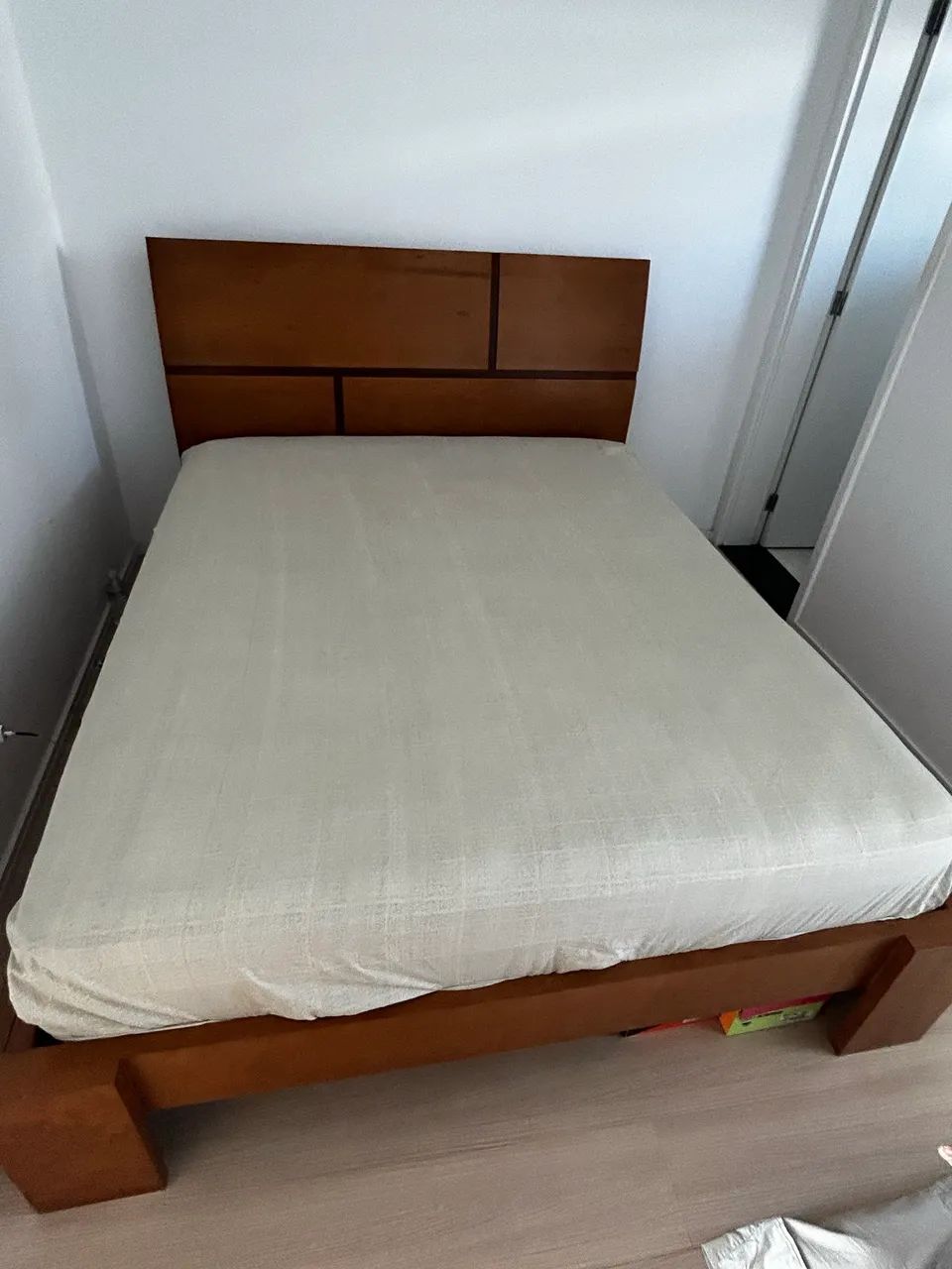 Cama  Queen de madeira Maciça + colchão  - Foto 3
