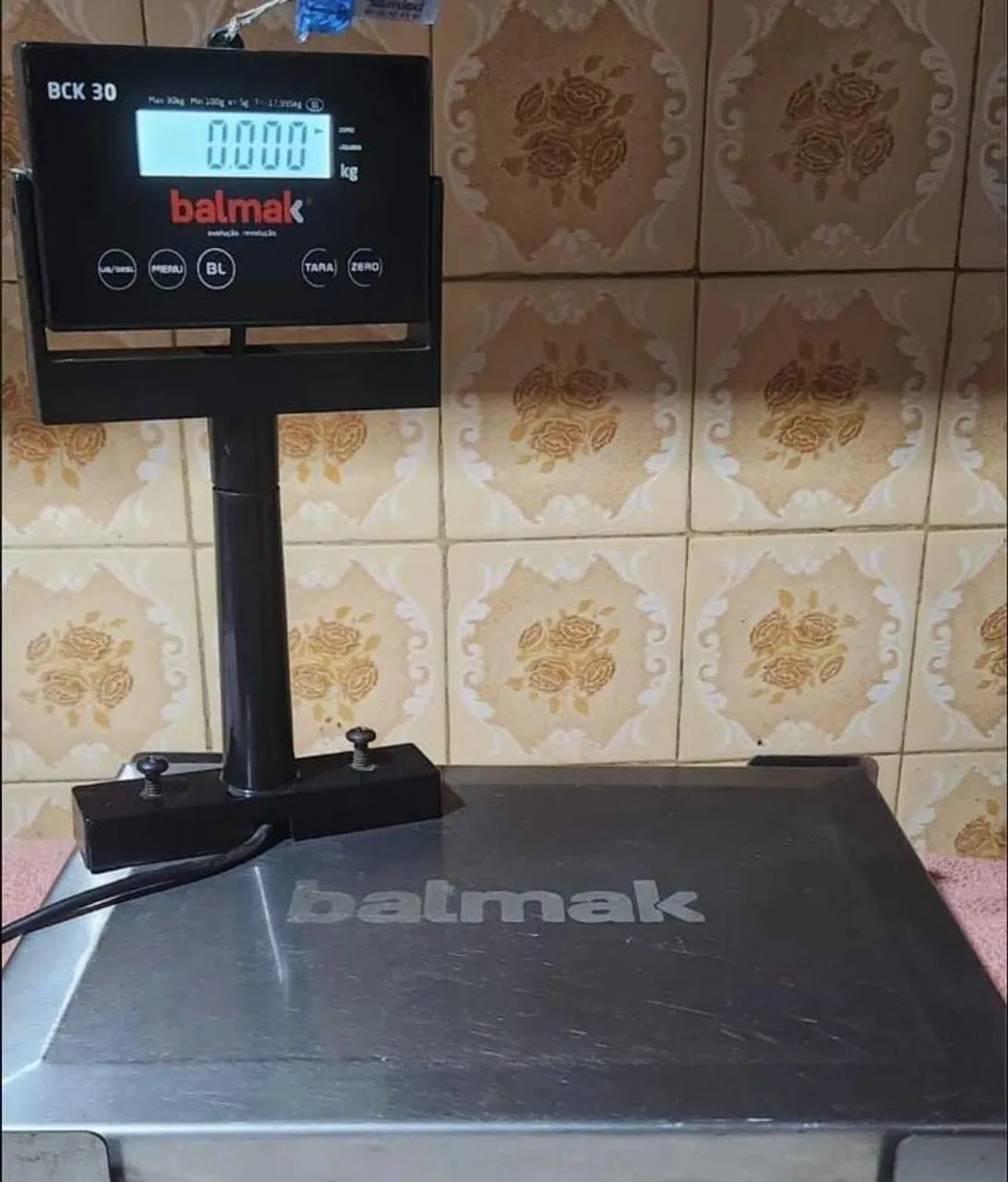 Balança Comercial Checkout Digital Balmak Bck-30pb 30KG com Mastro - Voltagem 127/220