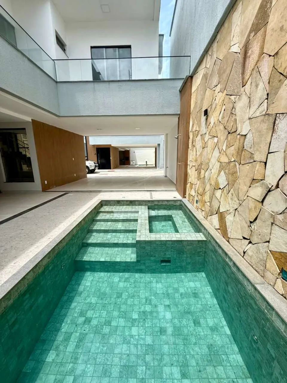 MANDARA EM ALTO PADRÃO (FAROL VELHO)