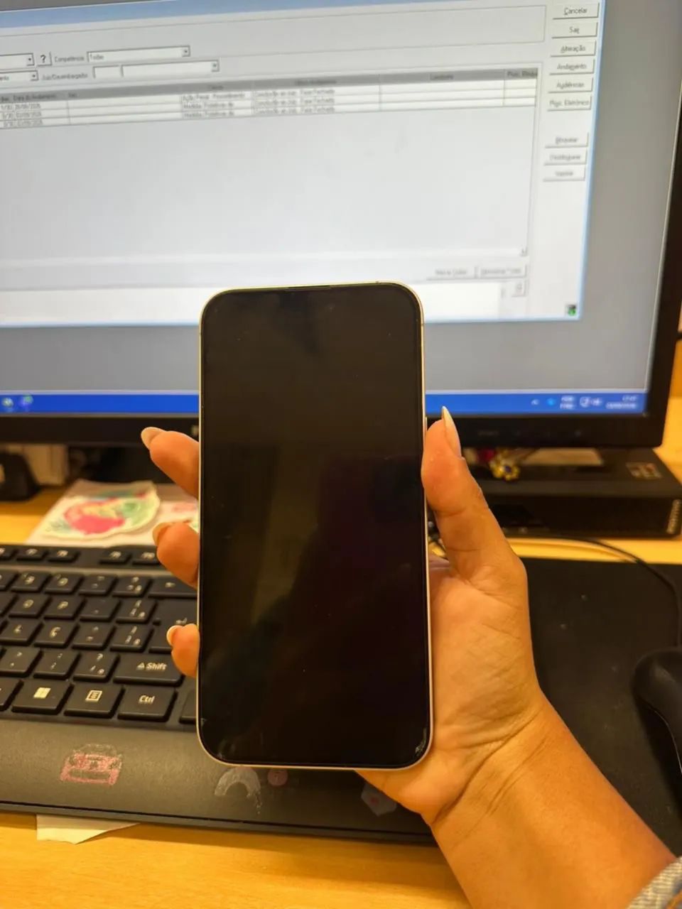 Vende-se iPhone 16 plus  - Foto 3
