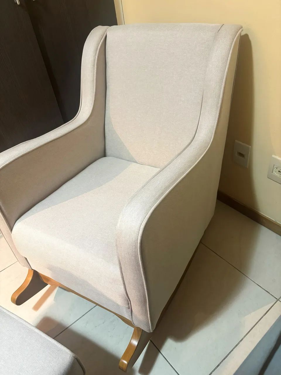 Poltrona de Amamentação com Puff - Balanço - Ótimo Estado