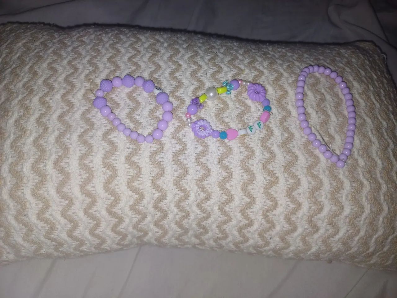 kit 2 pulseiras e 1 tornozeleira