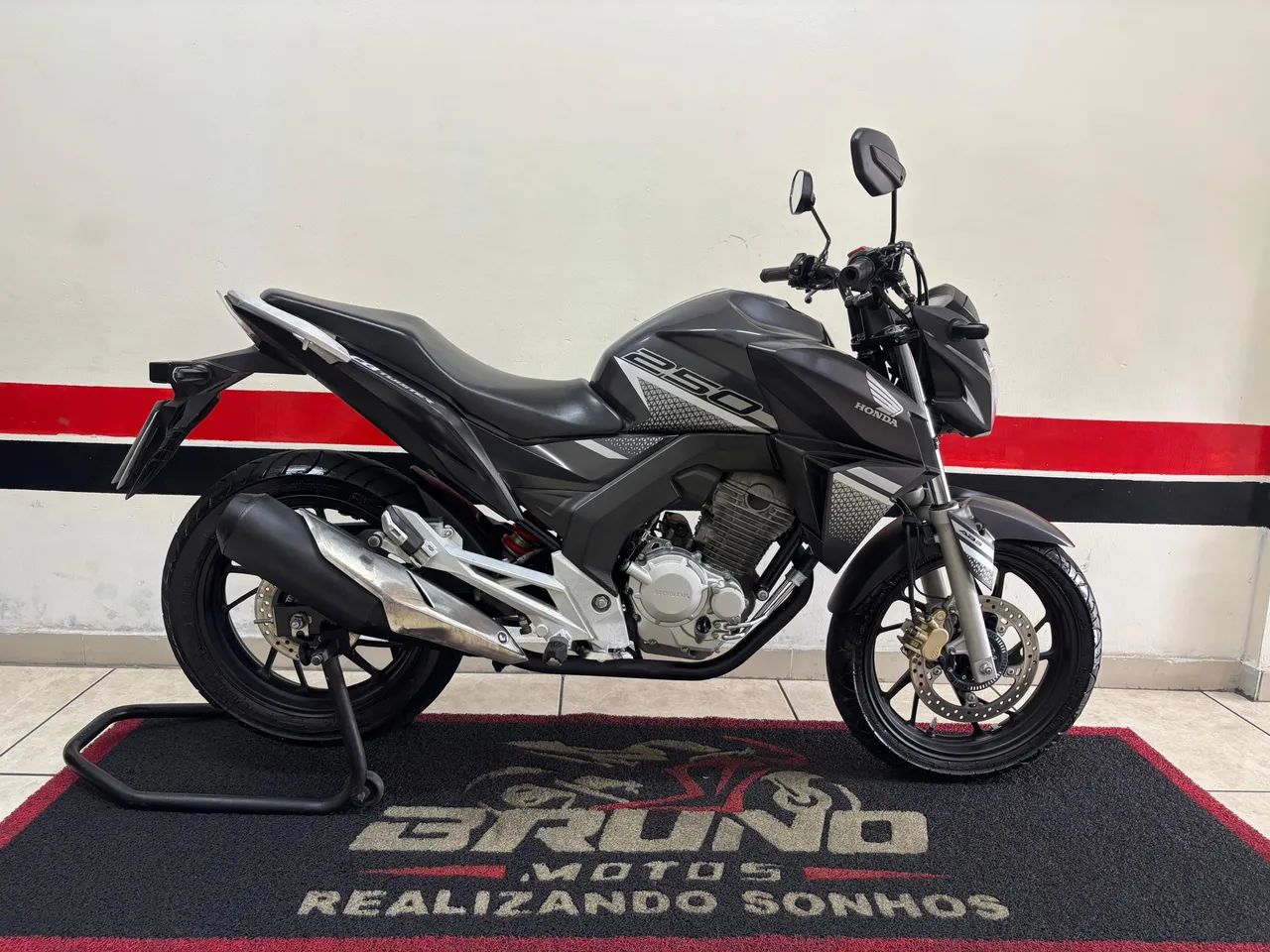 CB TWISTER 250c 2022     (DIVIDO DE 24x   NO CARTÃO)