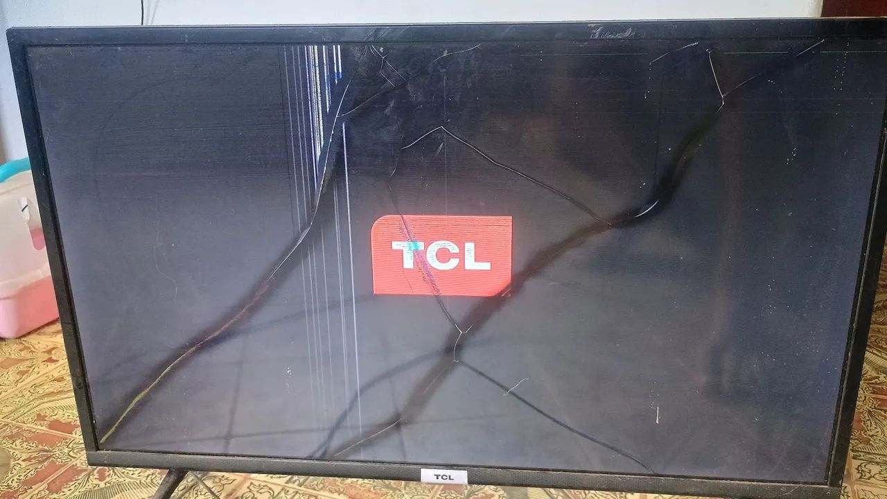 TV QUEBRADA PARA REMOÇÃO DE PEÇAS - Foto 3