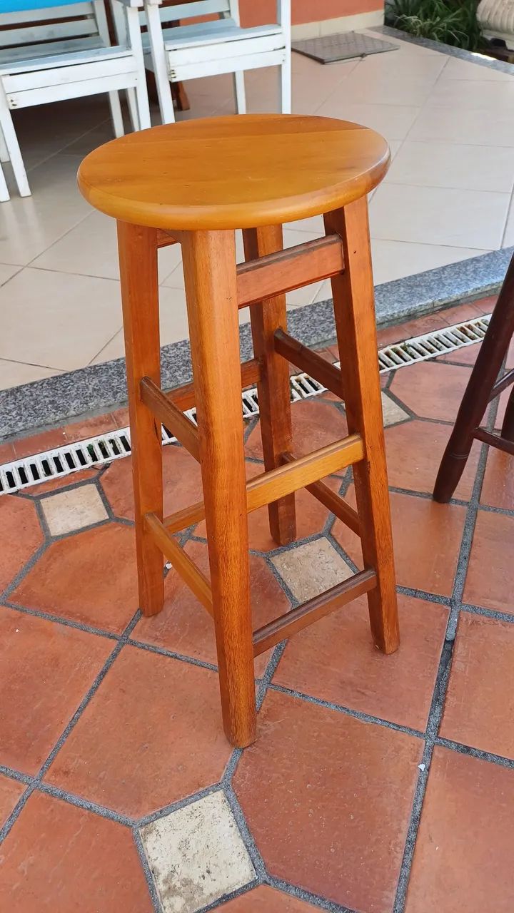 2 banquetas de madeira  - Foto 3