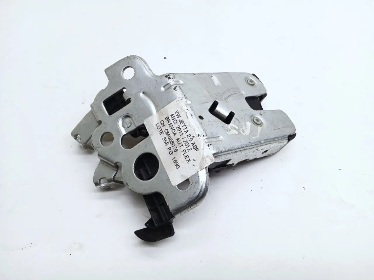 Fechadura Tampa Traseira Vw Jetta 2.0 2011 2012 5c6827505d - Peças