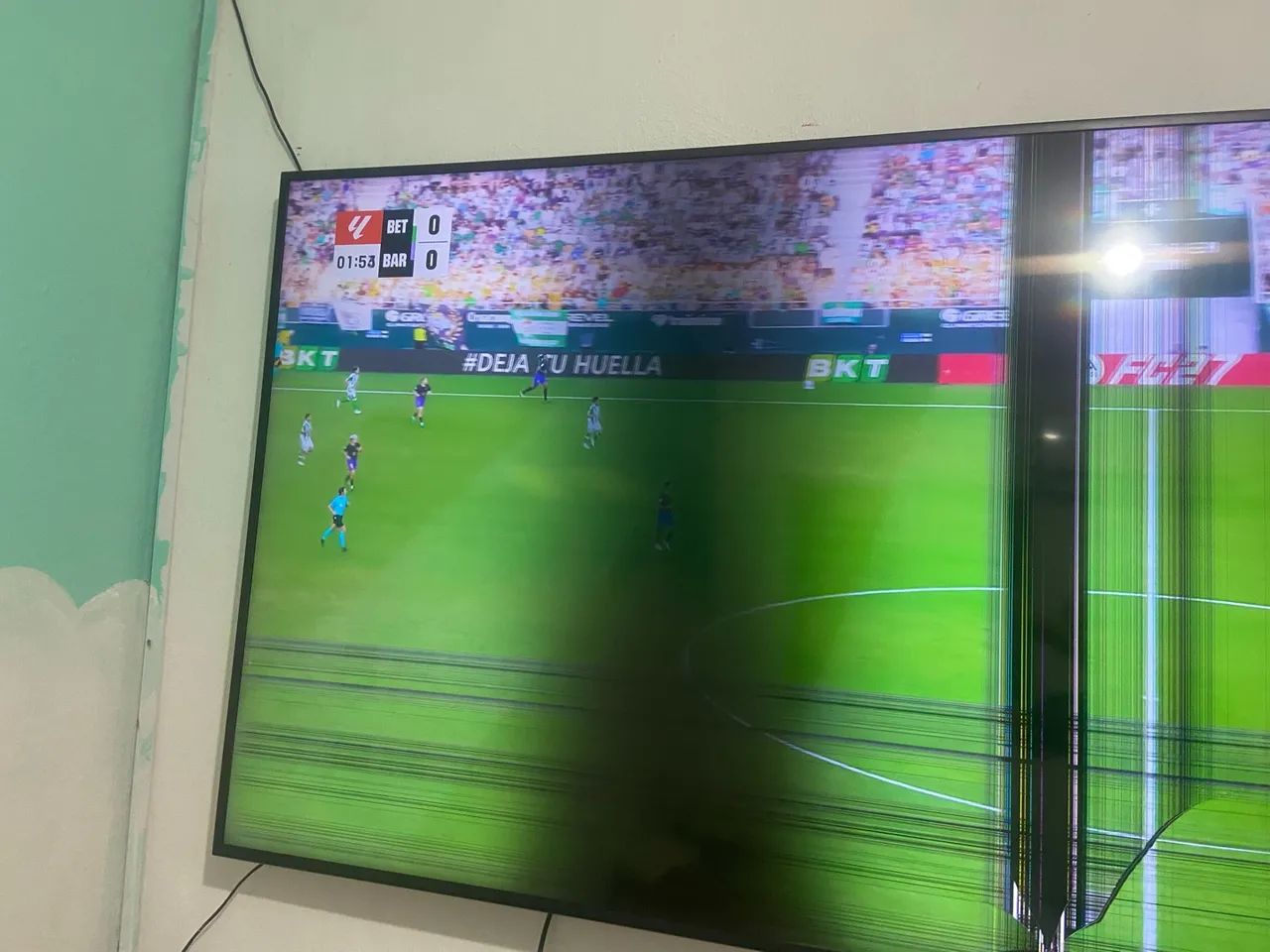 Tv Samsung 65 com tela trincada