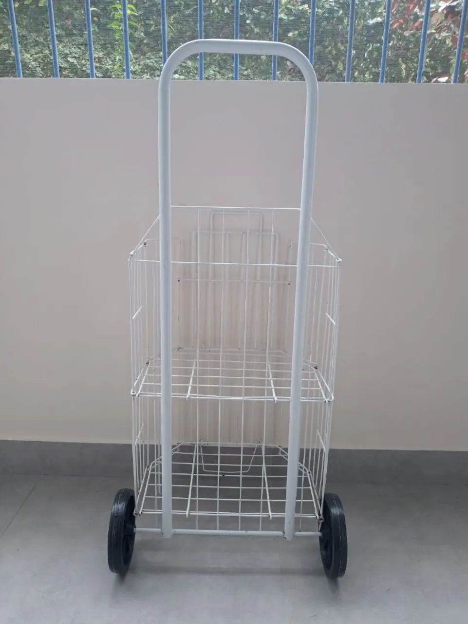 Carrinho Feira Metal Dobrável Branco  - Foto 3