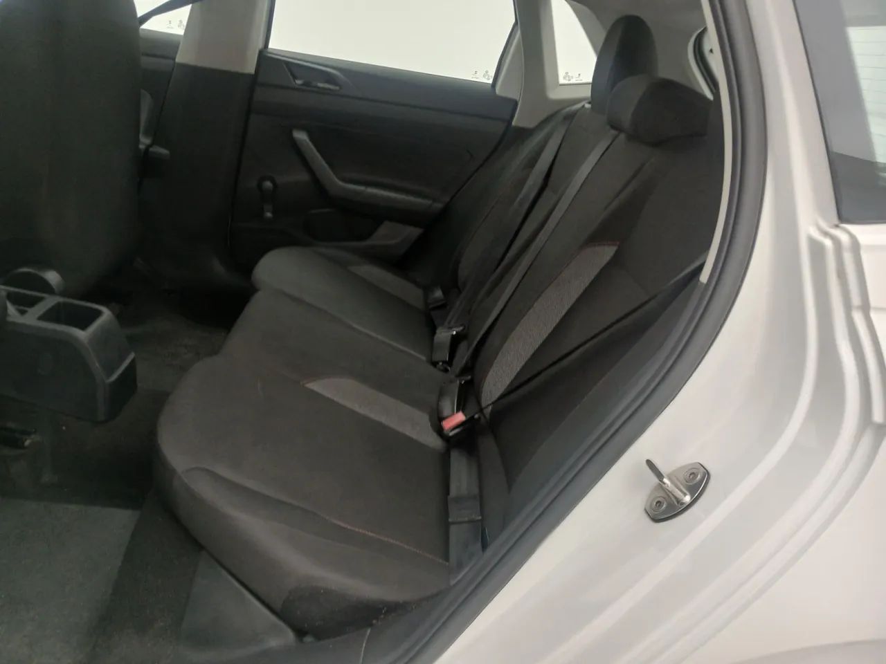 Volkswagen Polo Track 1.0 Flex 12V 5p, foto 17 de 18