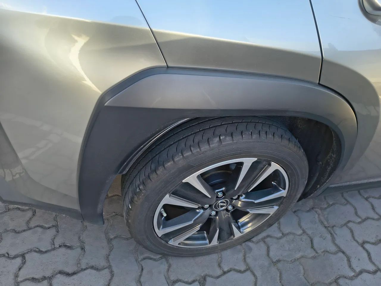 Lexus UX-250h Dynamic 2.0 16V Aut.(hybrid), foto 9 de 16