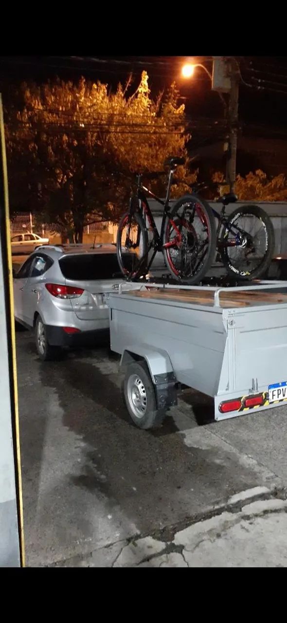 Carretinha fechada Vendo