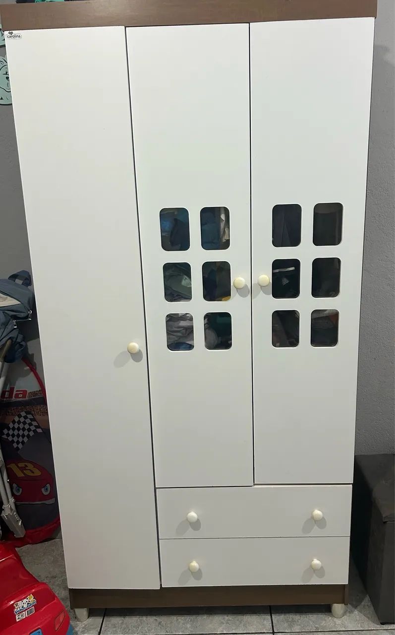 Guarda roupa e cômoda infantil 