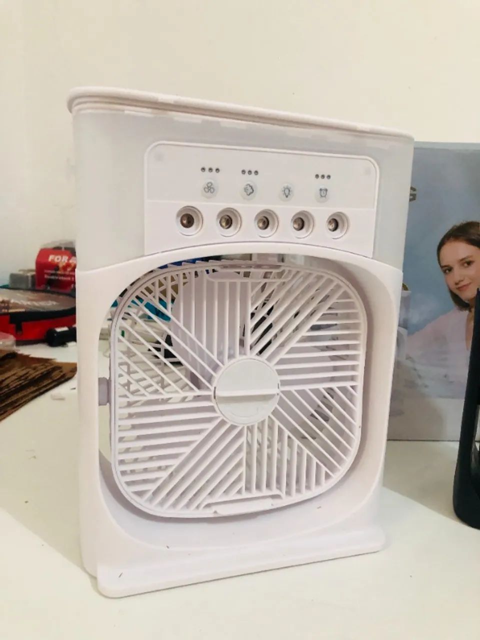 Ventilador de Mesa - umidifica e climatiza - Foto 2