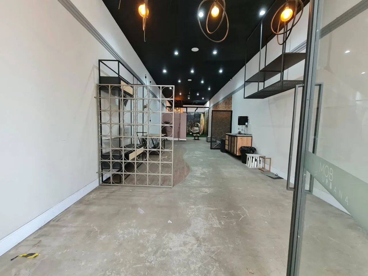 Loja para locação no Cambuci, com 100m², 01 banheiro e copa - Foto 3