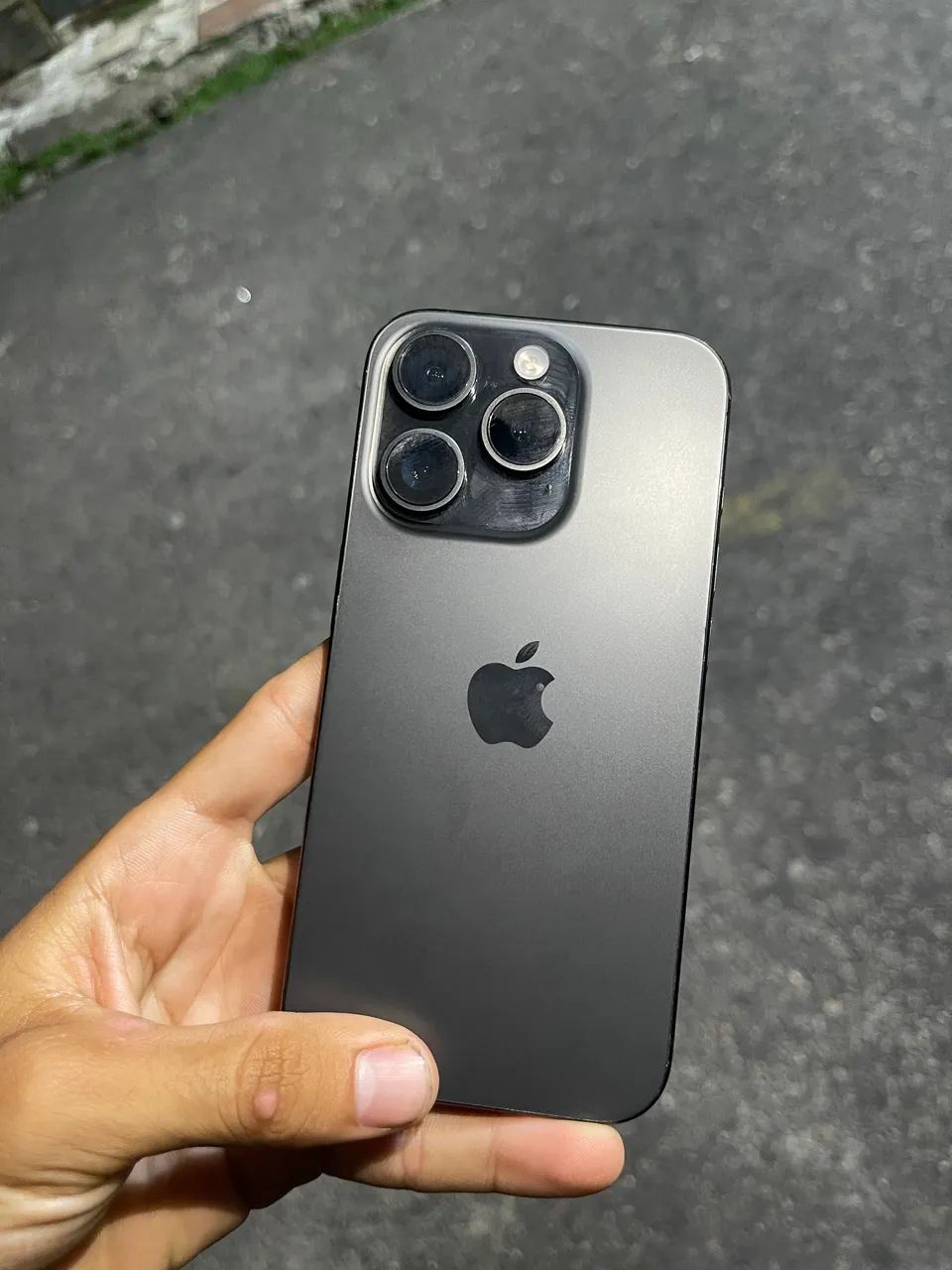 iPhone 15 PRO - Foto 2