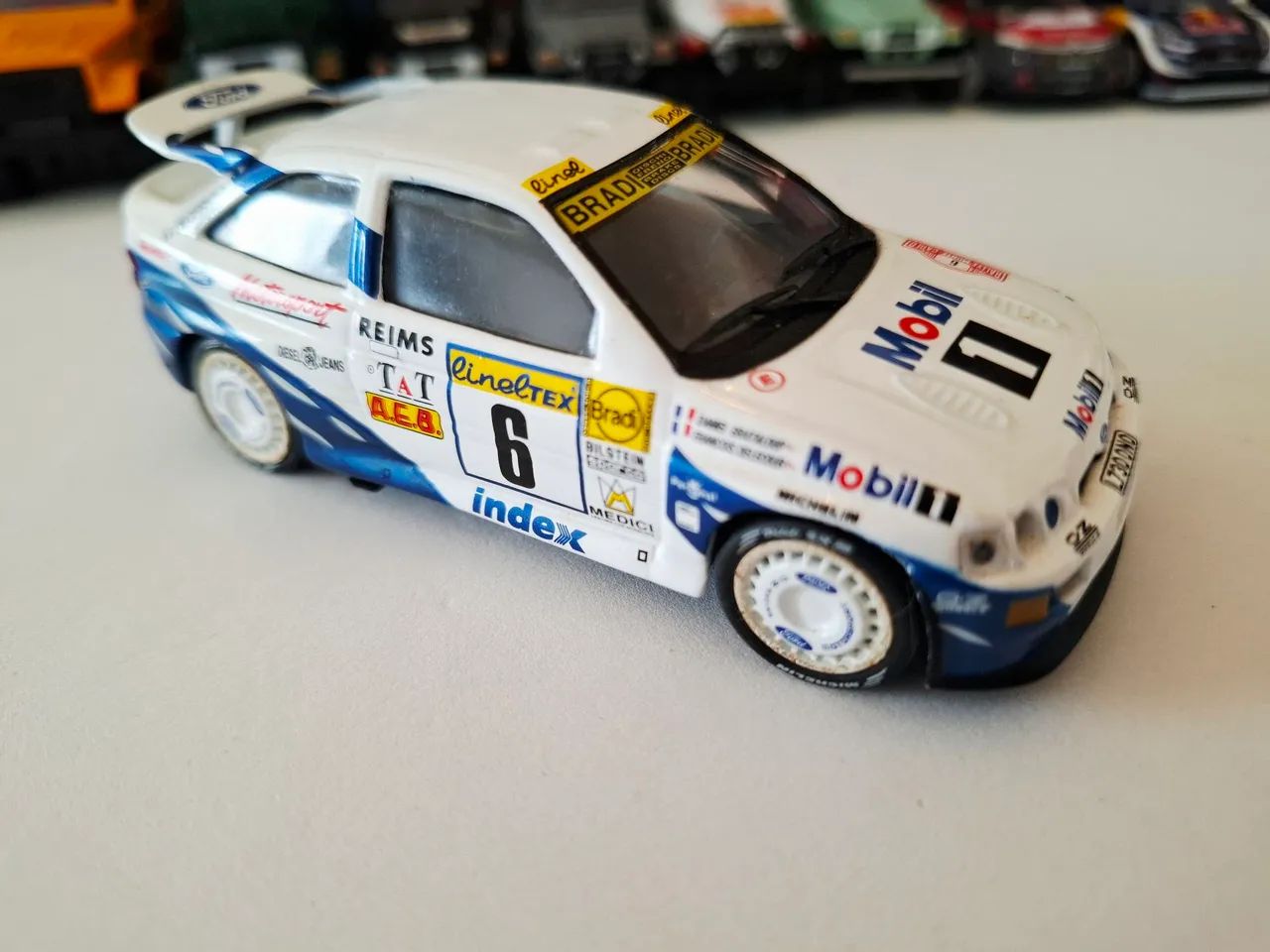 Miniatura Escort RS Cosworth 1:43 