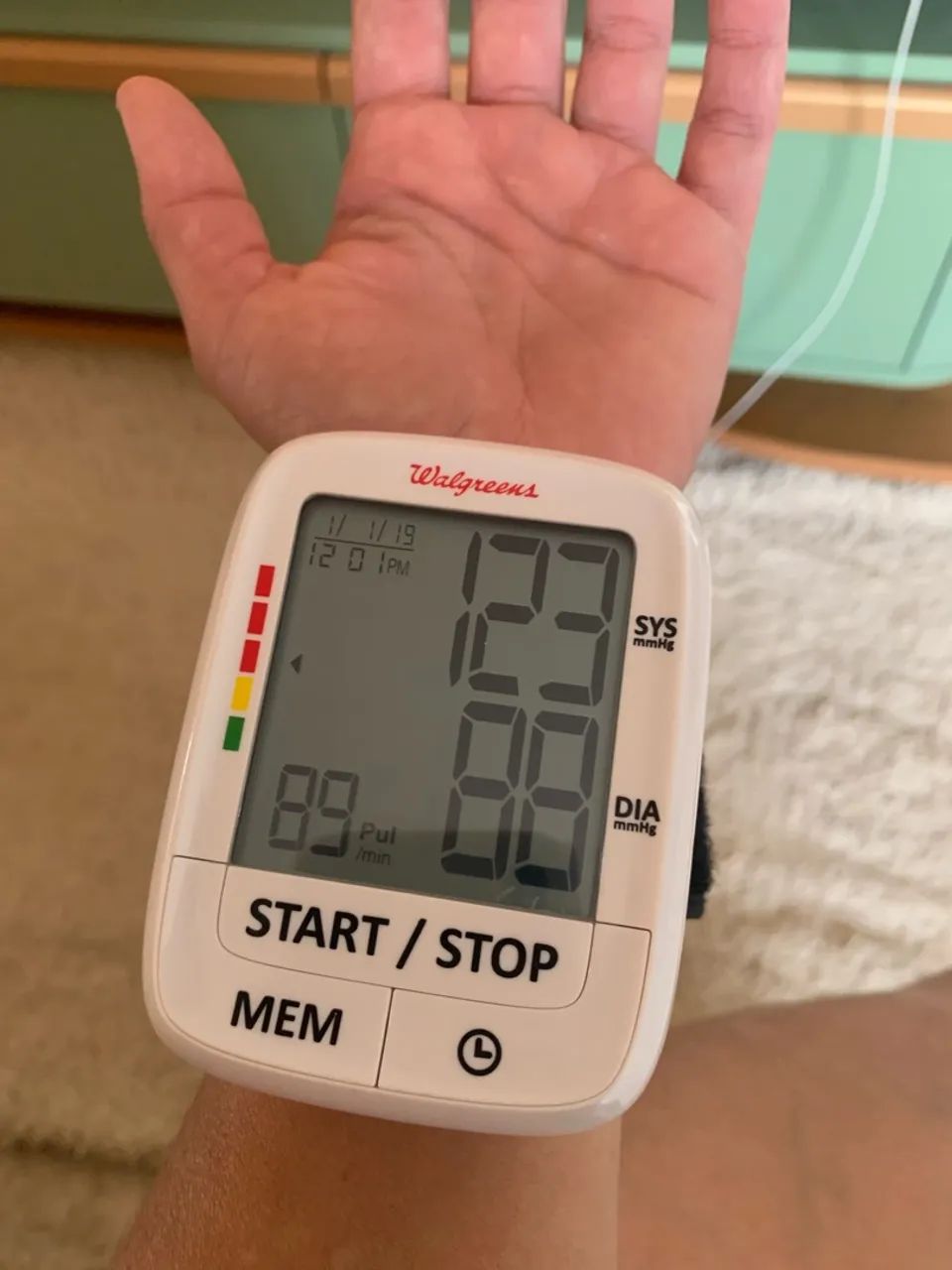 Aparelho de medir pressão arterial digit