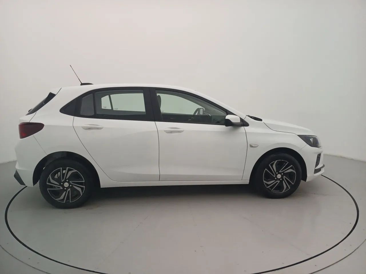 Chevrolet Onix Hatch 1.0 12V Flex Mec. 4P, foto 6 de 18