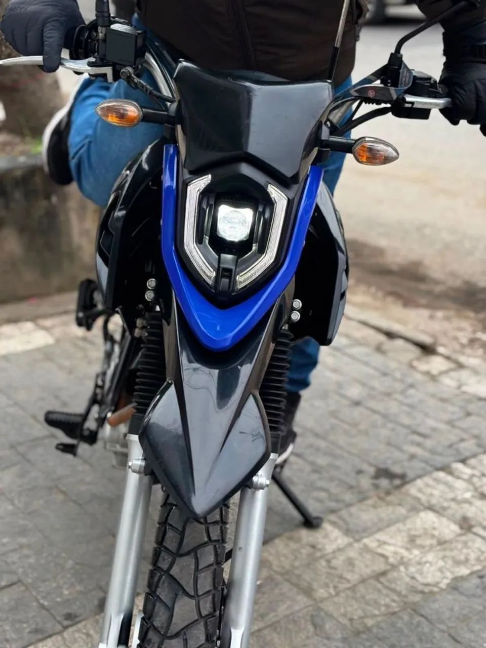 Moto muito nova e conservada 