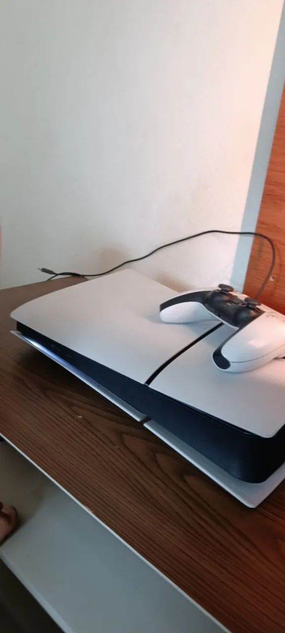 PS5 com pouquíssimo tempo de uso - Foto 2