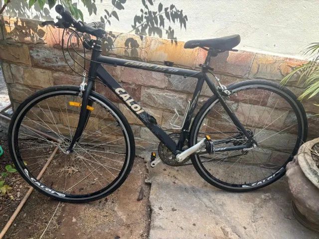 Bicicleta CALOI 10 híbrida usada
