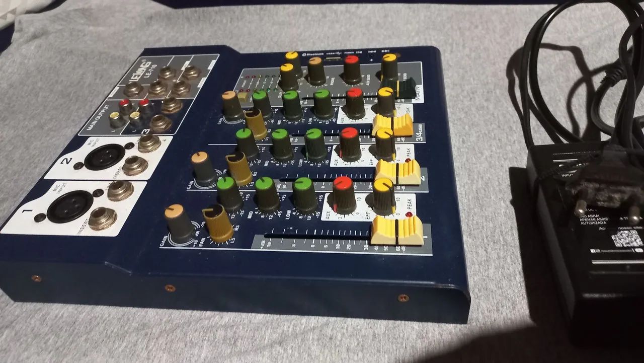 Mesa de audio 4 canais  - Foto 2